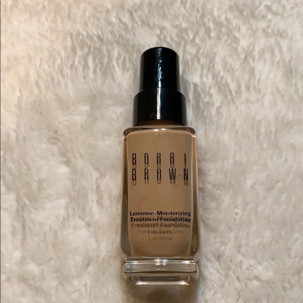 Bobbi Brown Luminous Foundation